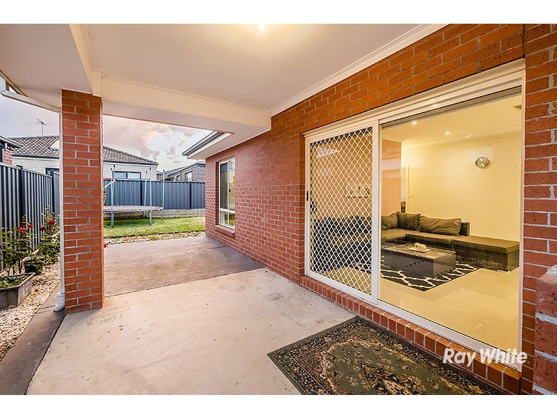 4 San Fratello Street, Clyde North VIC 3978