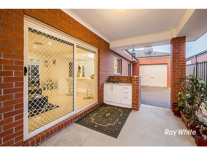 4 San Fratello Street, Clyde North VIC 3978