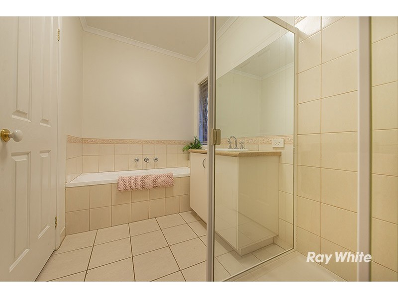 6 Bewley Way, Berwick VIC 3806