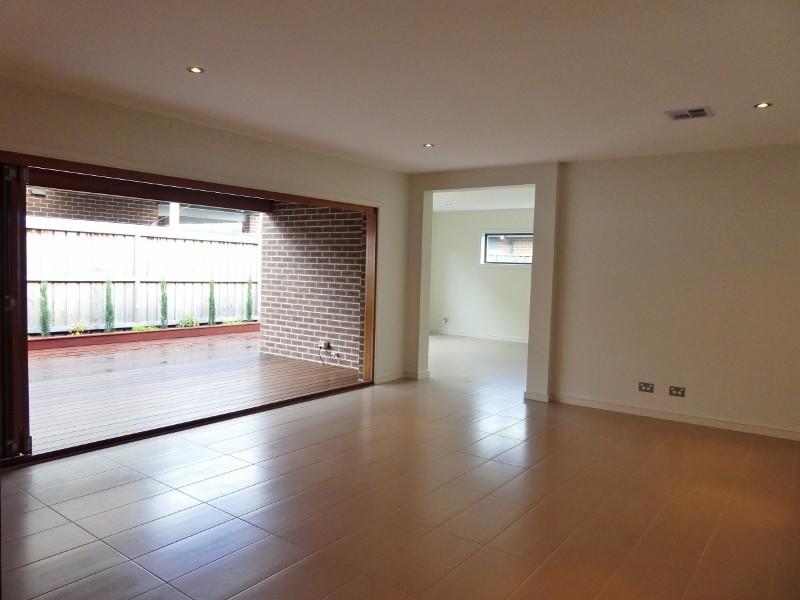 14 Princeton Place, Cranbourne West VIC 3977
