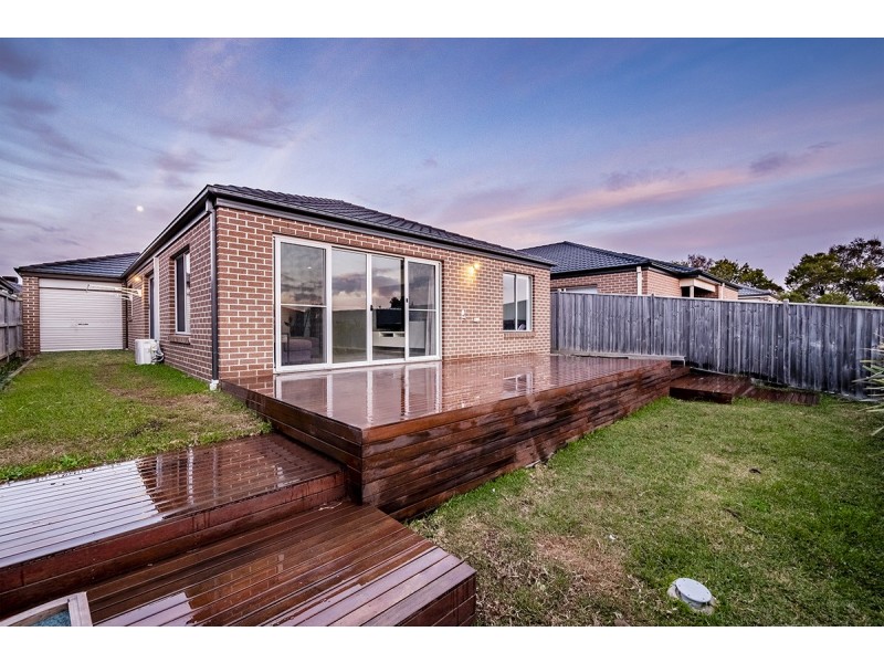 37 Merritt Avenue, Cranbourne West VIC 3977