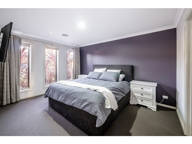 37 Merritt Avenue, Cranbourne West VIC 3977