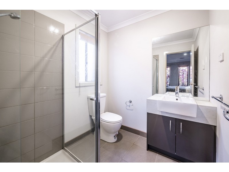 37 Merritt Avenue, Cranbourne West VIC 3977