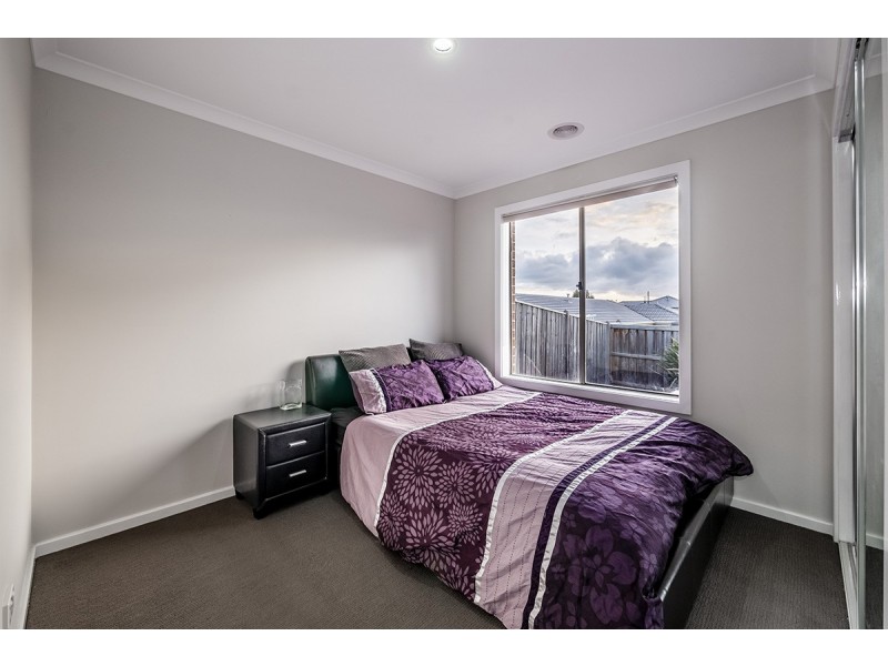 37 Merritt Avenue, Cranbourne West VIC 3977