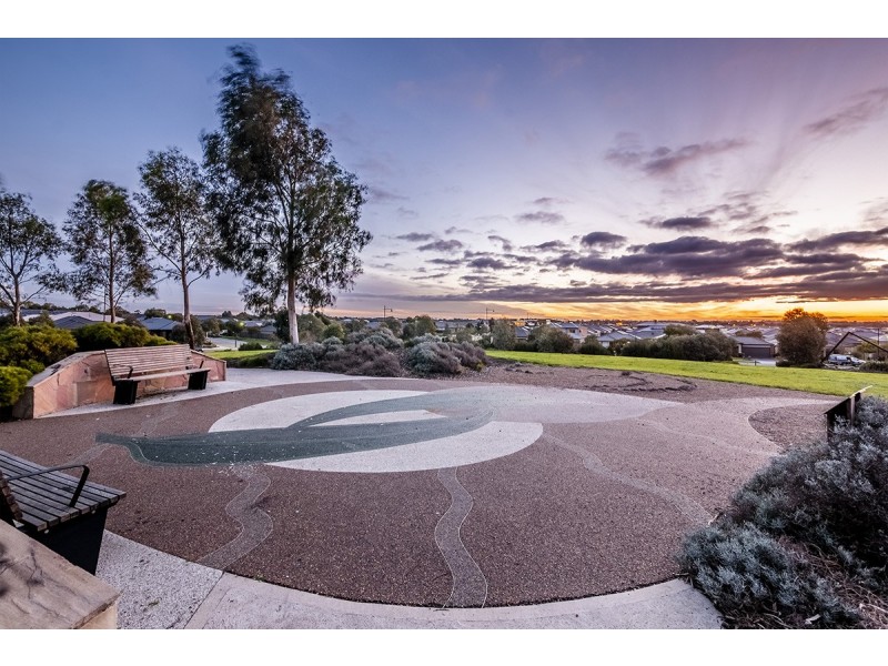 37 Merritt Avenue, Cranbourne West VIC 3977