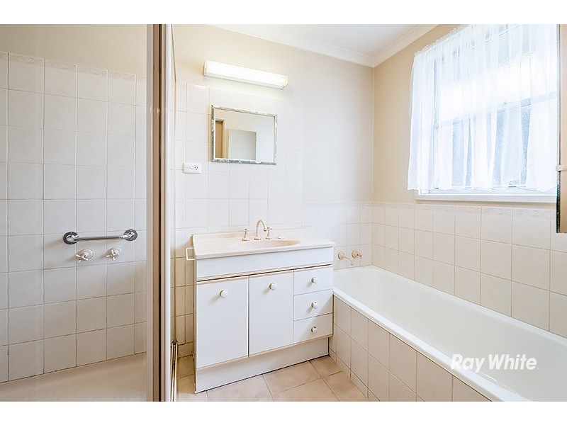 5 Valepark Crescent, Cranbourne VIC 3977