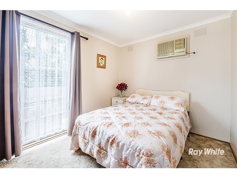5 Valepark Crescent, Cranbourne VIC 3977