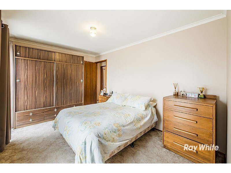 5 Valepark Crescent, Cranbourne VIC 3977