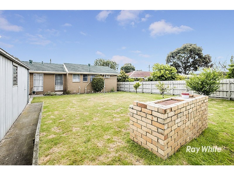 5 Valepark Crescent, Cranbourne VIC 3977