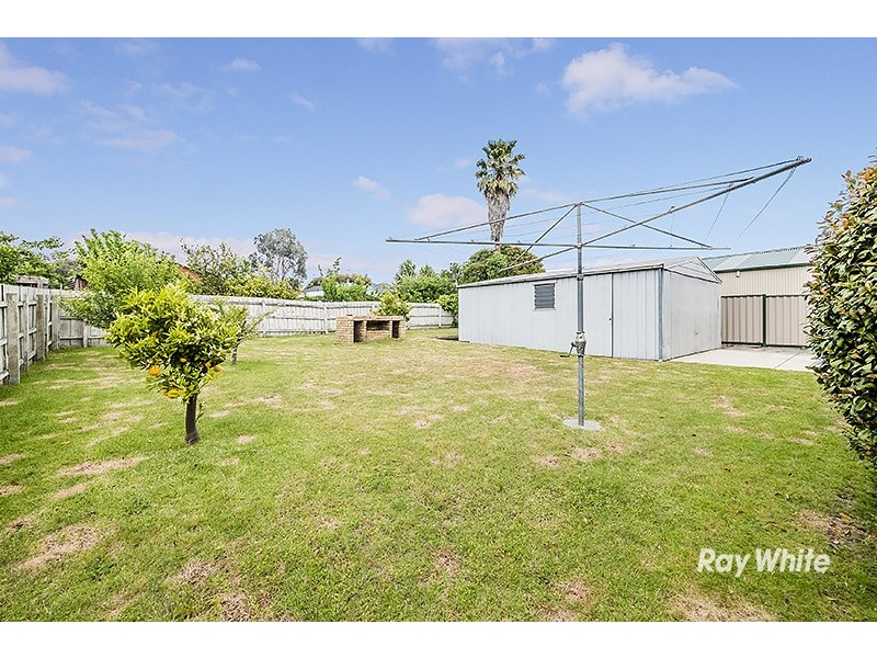 5 Valepark Crescent, Cranbourne VIC 3977