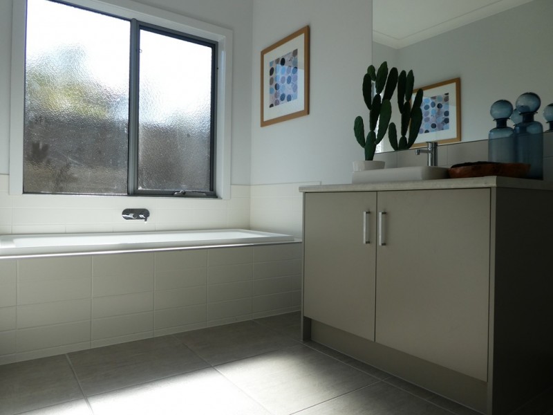 14 Fintona Crescent, Cranbourne West VIC 3977