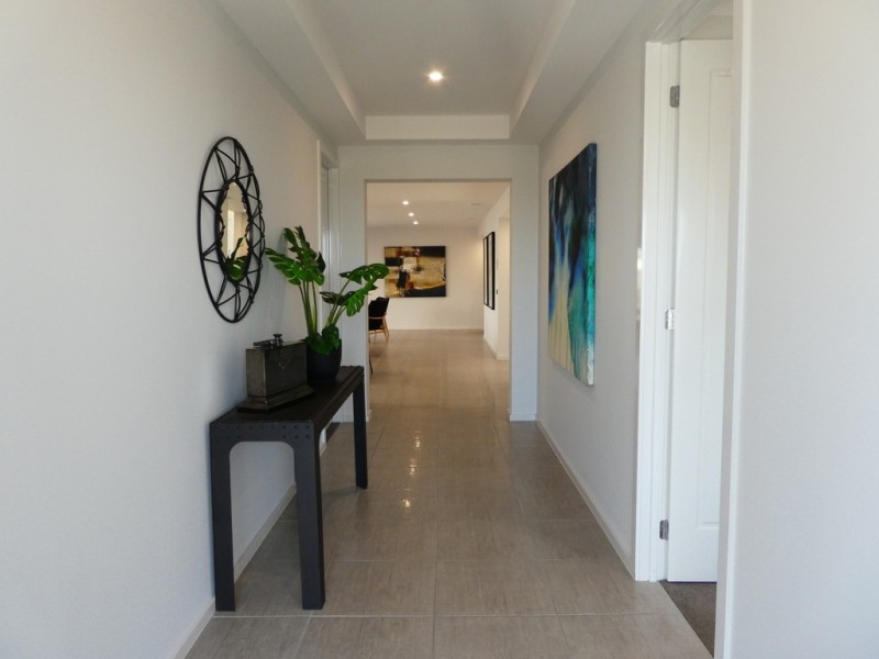 14 Fintona Crescent, Cranbourne West VIC 3977