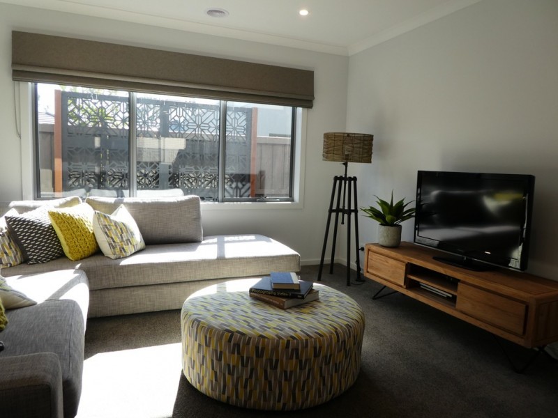 14 Fintona Crescent, Cranbourne West VIC 3977