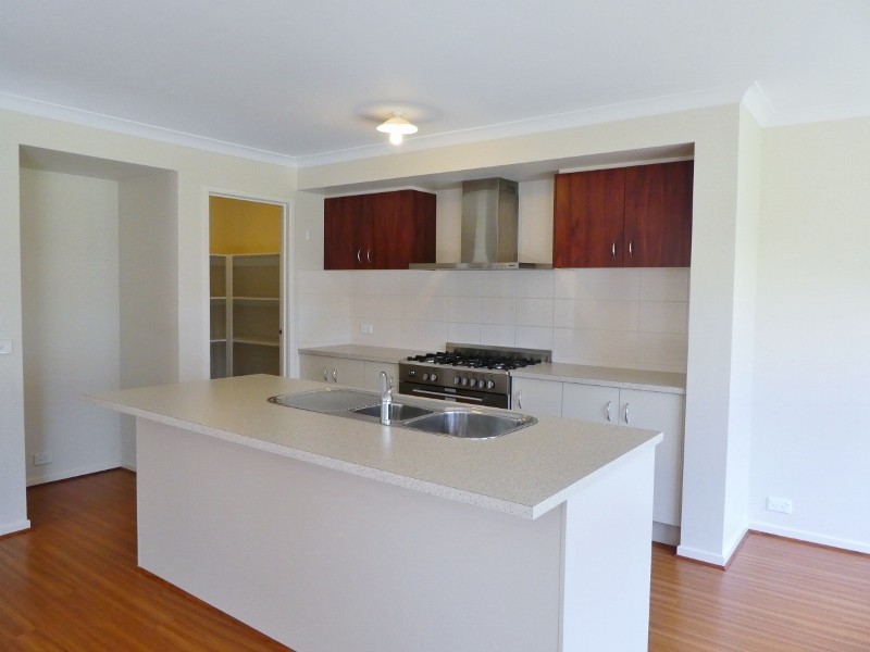 13 Teviot Street, Clyde VIC 3978