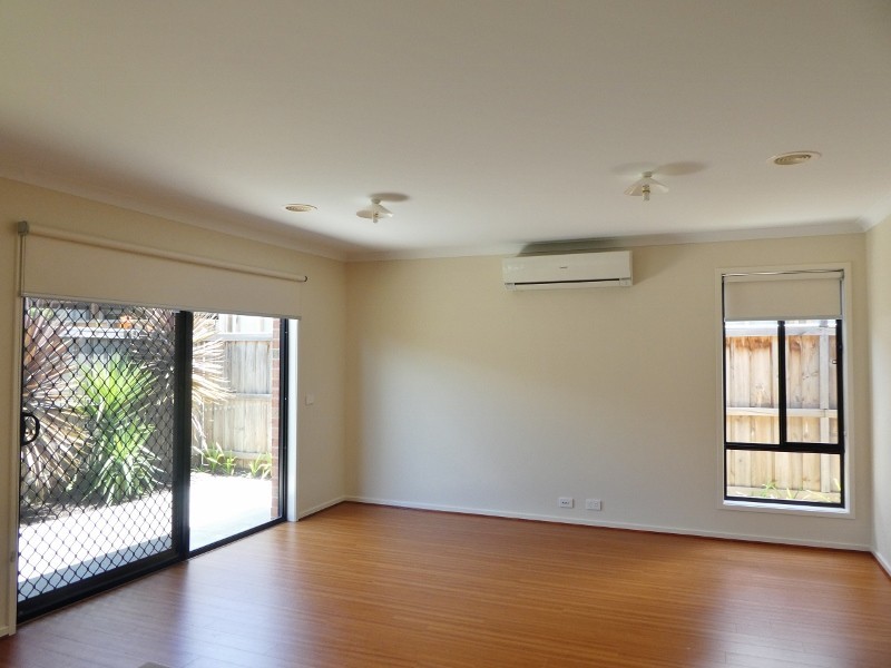 13 Teviot Street, Clyde VIC 3978