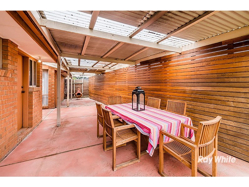 13 Crystal Gardens, Cranbourne West VIC 3977