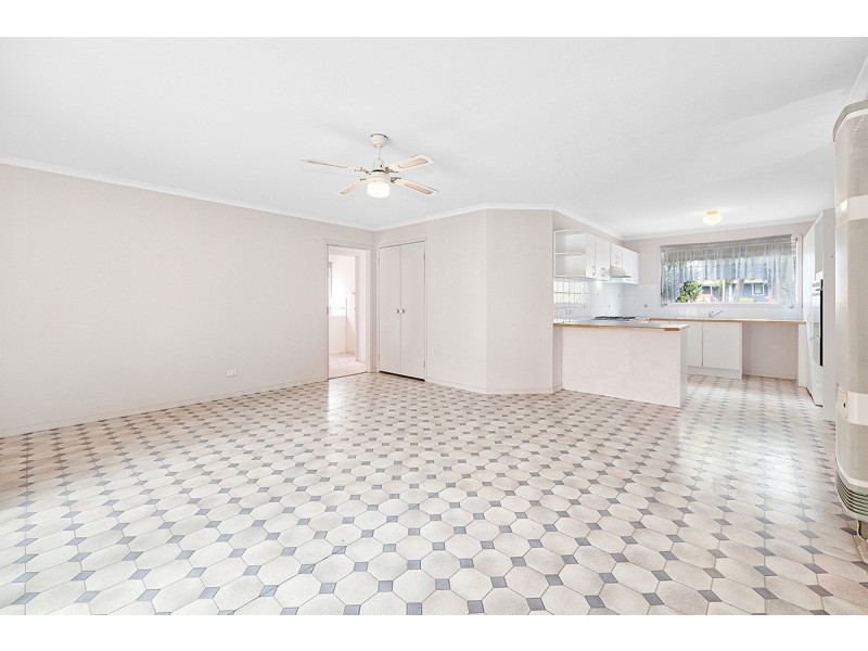 16 Breamlea Way, Cranbourne West VIC 3977