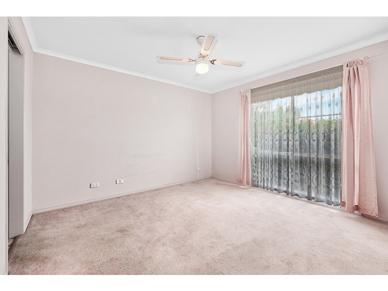 16 Breamlea Way, Cranbourne West VIC 3977
