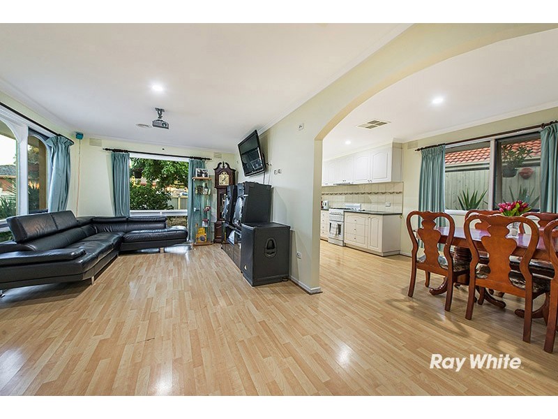 5 Bourke Road, Cranbourne VIC 3977