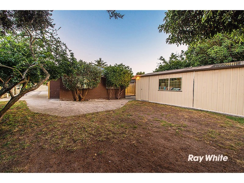 5 Bourke Road, Cranbourne VIC 3977