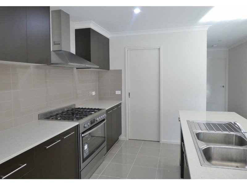 24 Wonder Street, Officer VIC 3809