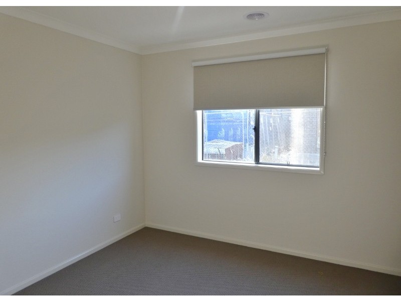 24 Wonder Street, Officer VIC 3809