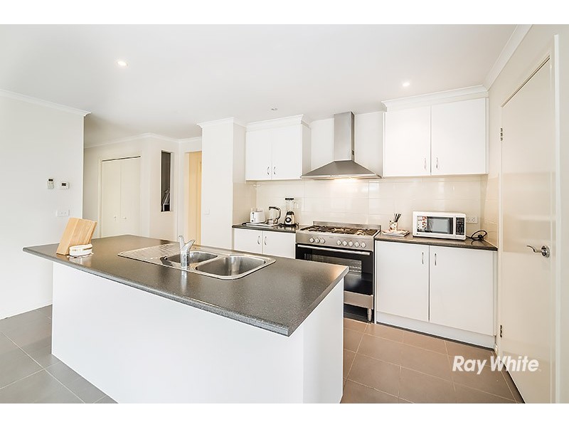 17 Stocks Drive, Cranbourne West VIC 3977