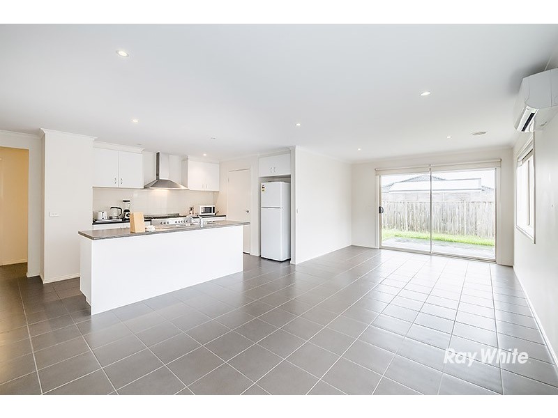 17 Stocks Drive, Cranbourne West VIC 3977