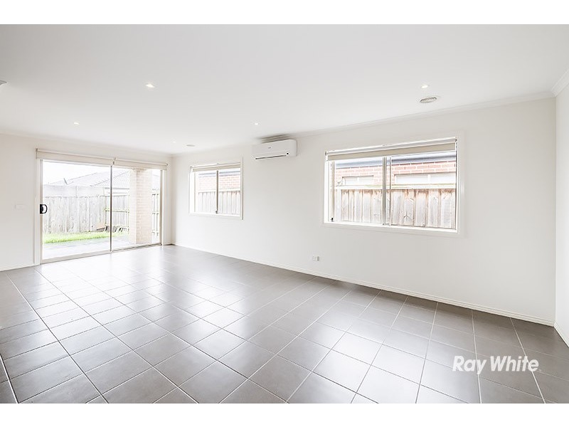 17 Stocks Drive, Cranbourne West VIC 3977