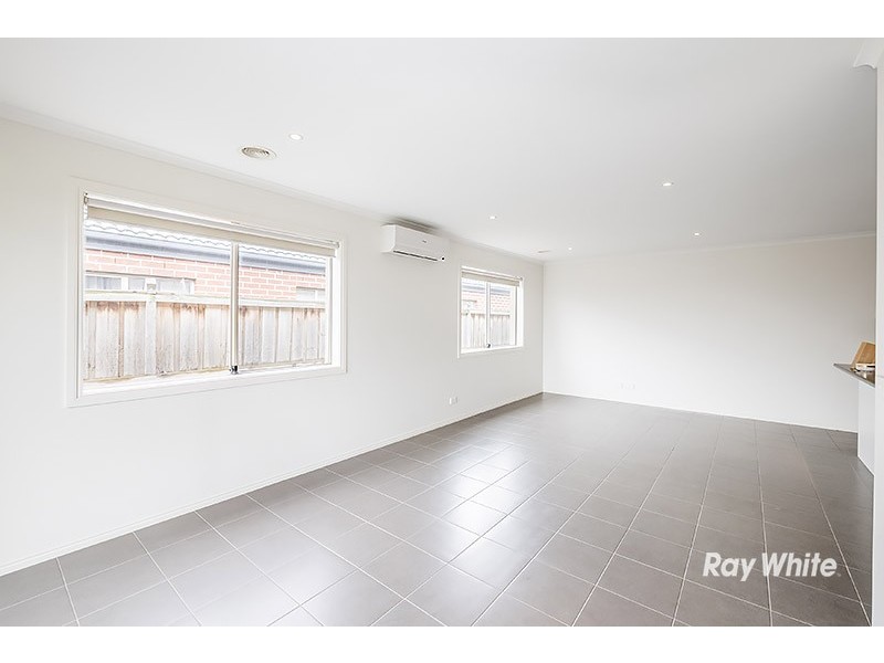 17 Stocks Drive, Cranbourne West VIC 3977