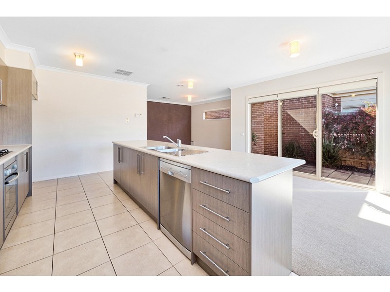 16 Shorey Place, Cranbourne West VIC 3977