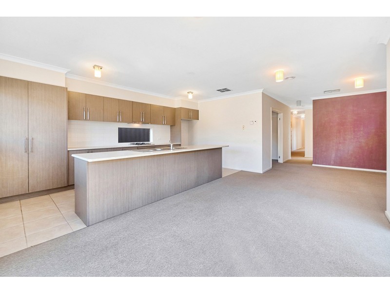 16 Shorey Place, Cranbourne West VIC 3977