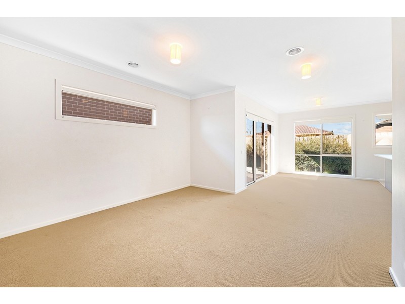 16 Shorey Place, Cranbourne West VIC 3977