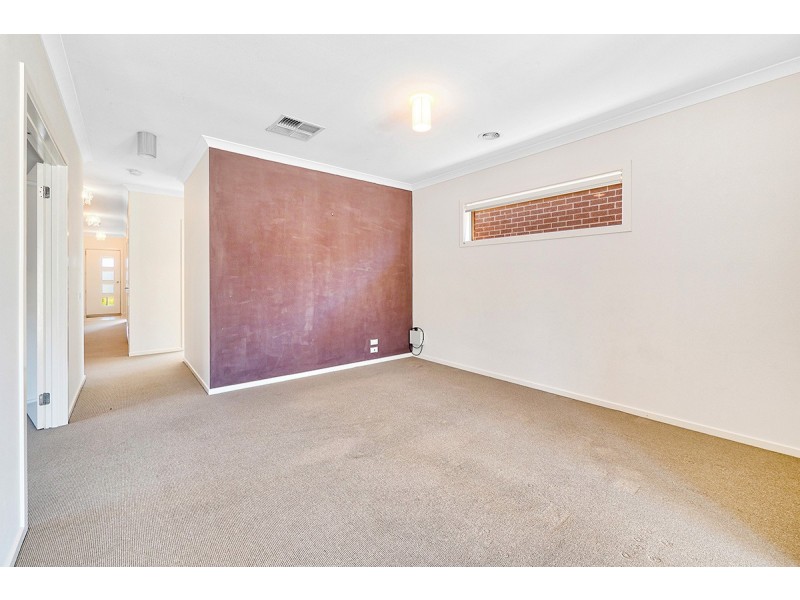 16 Shorey Place, Cranbourne West VIC 3977