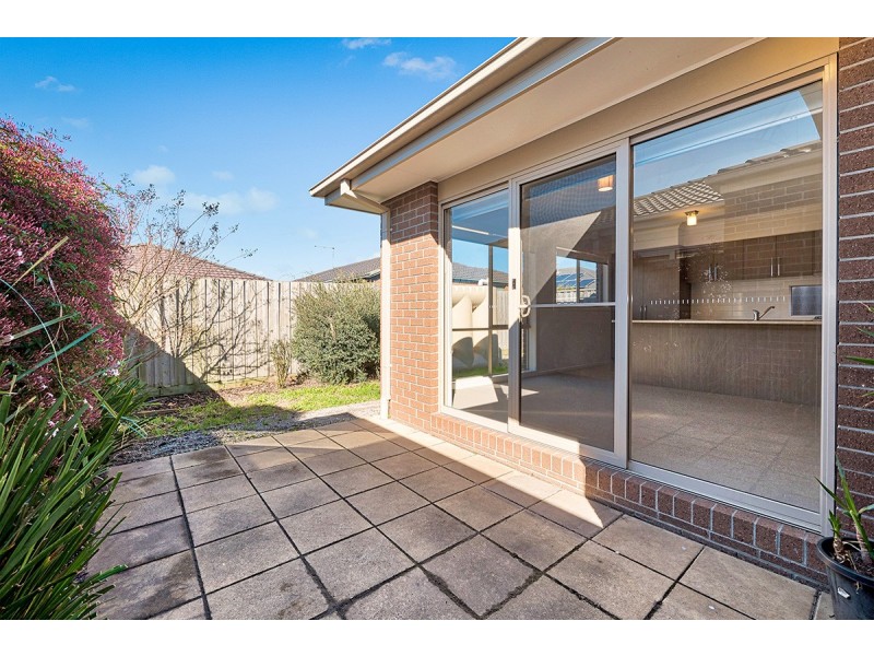 16 Shorey Place, Cranbourne West VIC 3977