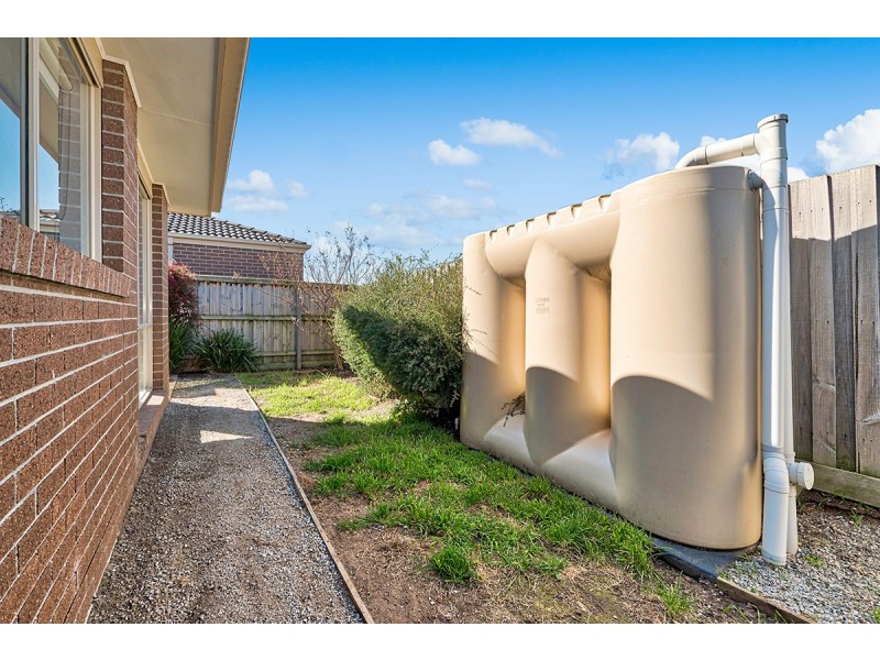 16 Shorey Place, Cranbourne West VIC 3977