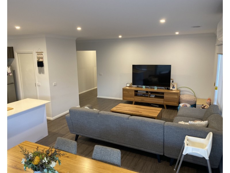 4 Goodison Road, Clyde North VIC 3978