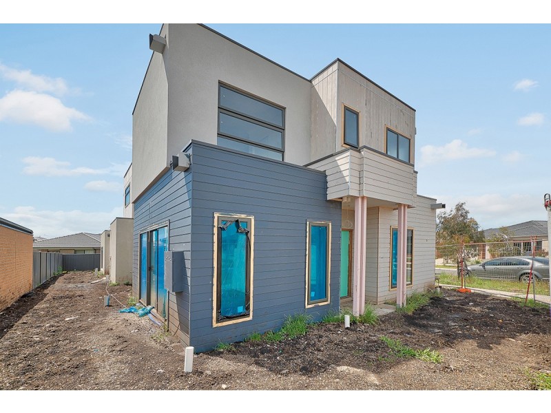 1/15 Lanthorn Crescent, Cranbourne East VIC 3977