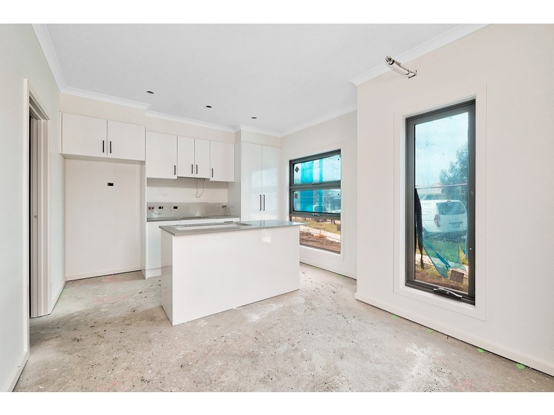 1/15 Lanthorn Crescent, Cranbourne East VIC 3977