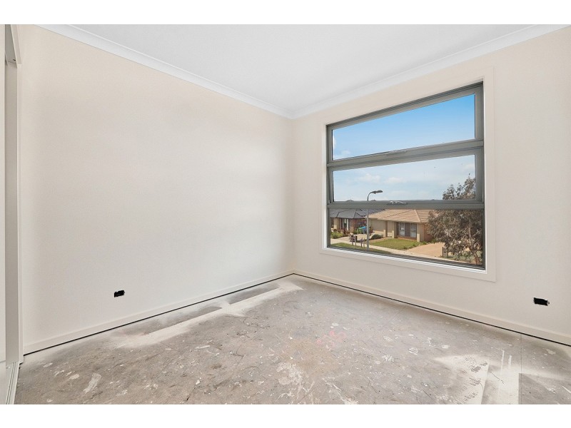 1/15 Lanthorn Crescent, Cranbourne East VIC 3977