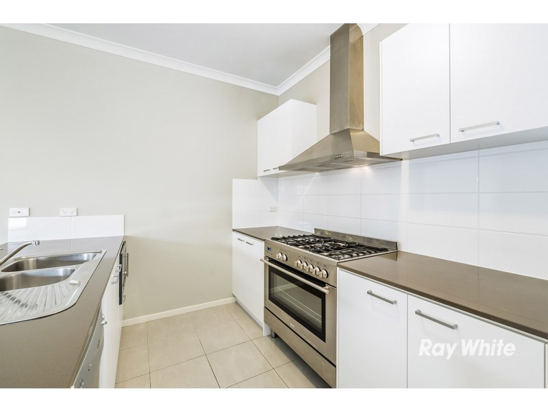 5 Maeve Circuit, Clyde North VIC 3978