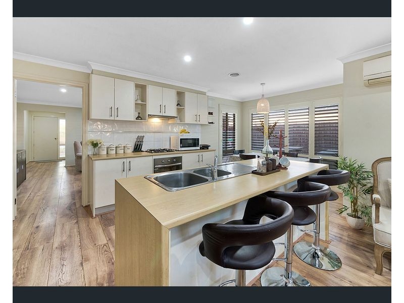 15 Ebony Street, Cranbourne VIC 3977