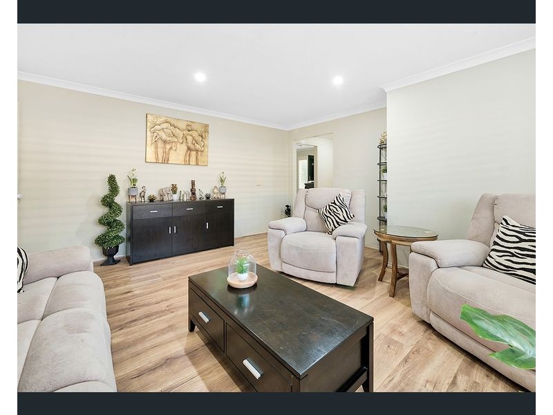 15 Ebony Street, Cranbourne VIC 3977