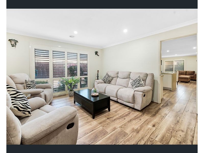 15 Ebony Street, Cranbourne VIC 3977