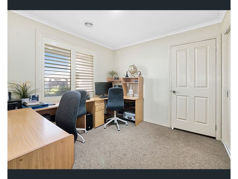 15 Ebony Street, Cranbourne VIC 3977