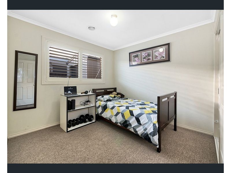 15 Ebony Street, Cranbourne VIC 3977