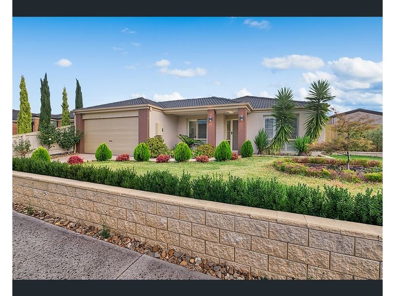15 Ebony Street, Cranbourne VIC 3977