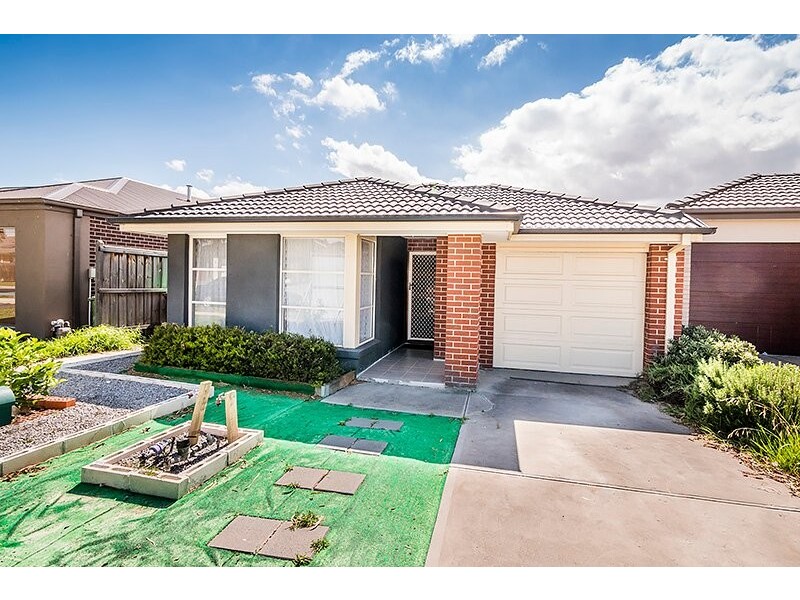 7 Dickens Street, Cranbourne West VIC 3977