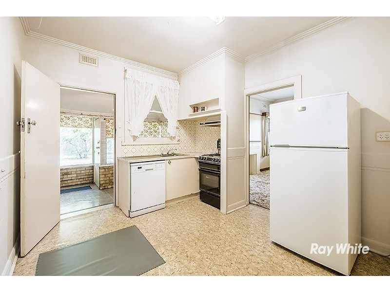 19 Katoomba Street, Hampton East VIC 3188