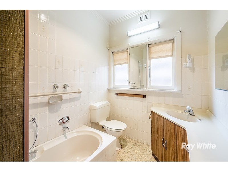 19 Katoomba Street, Hampton East VIC 3188